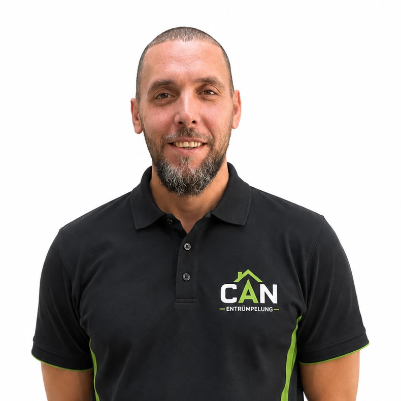 Freundlicher Mitarbeiter von CAN Entrümpelung